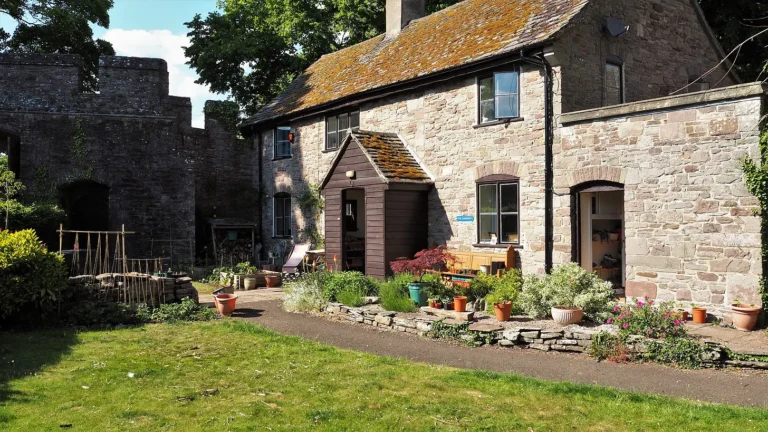 In praise of vicarages